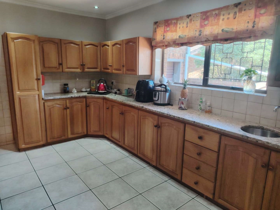 To Let 4 Bedroom Property for Rent in Ridgeworth Western Cape